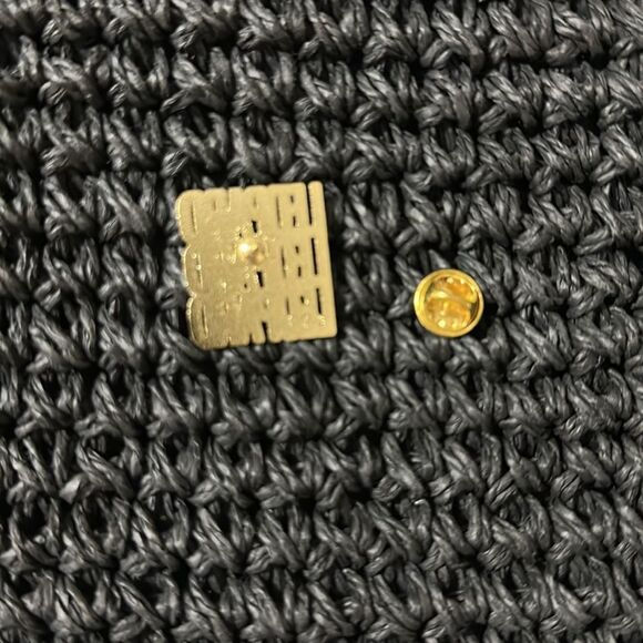 kate spade Gold Tone Leopard Leopard Leopard Pin Brooch - Picture 6 of 6
